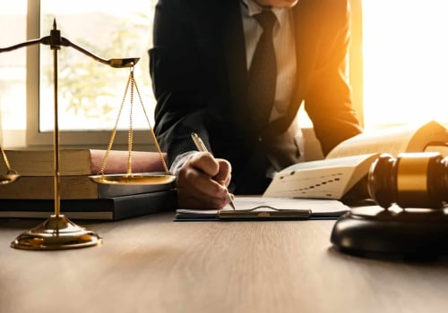 What is the Difference Between a Criminal Defense Attorney and a Civil Attorney in Scottsdale, Arizona?